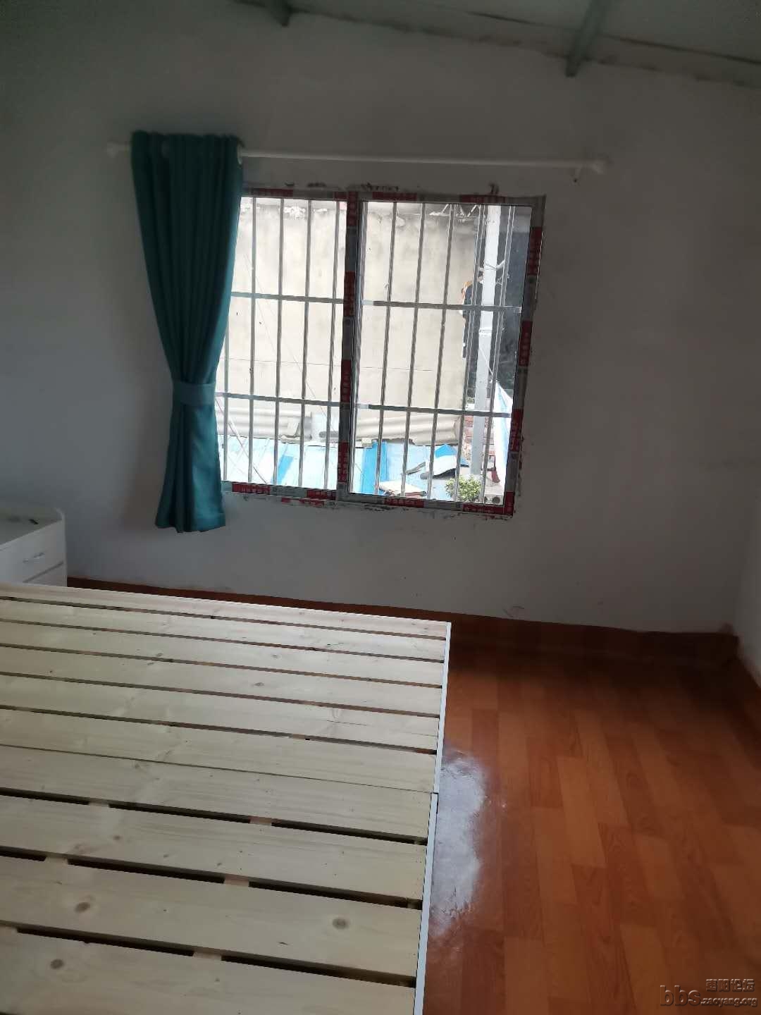 该房屋首次出租，新装修，南北通透，采光好