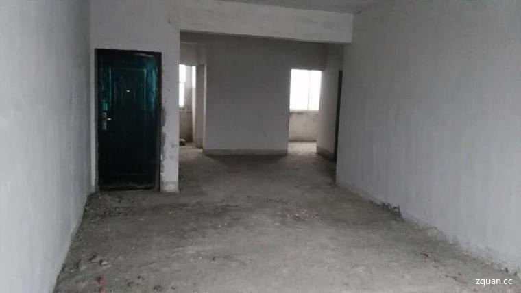 位于兴隆镇原棉花站门口，160平米，毛坯假复式，三室两厅两卫