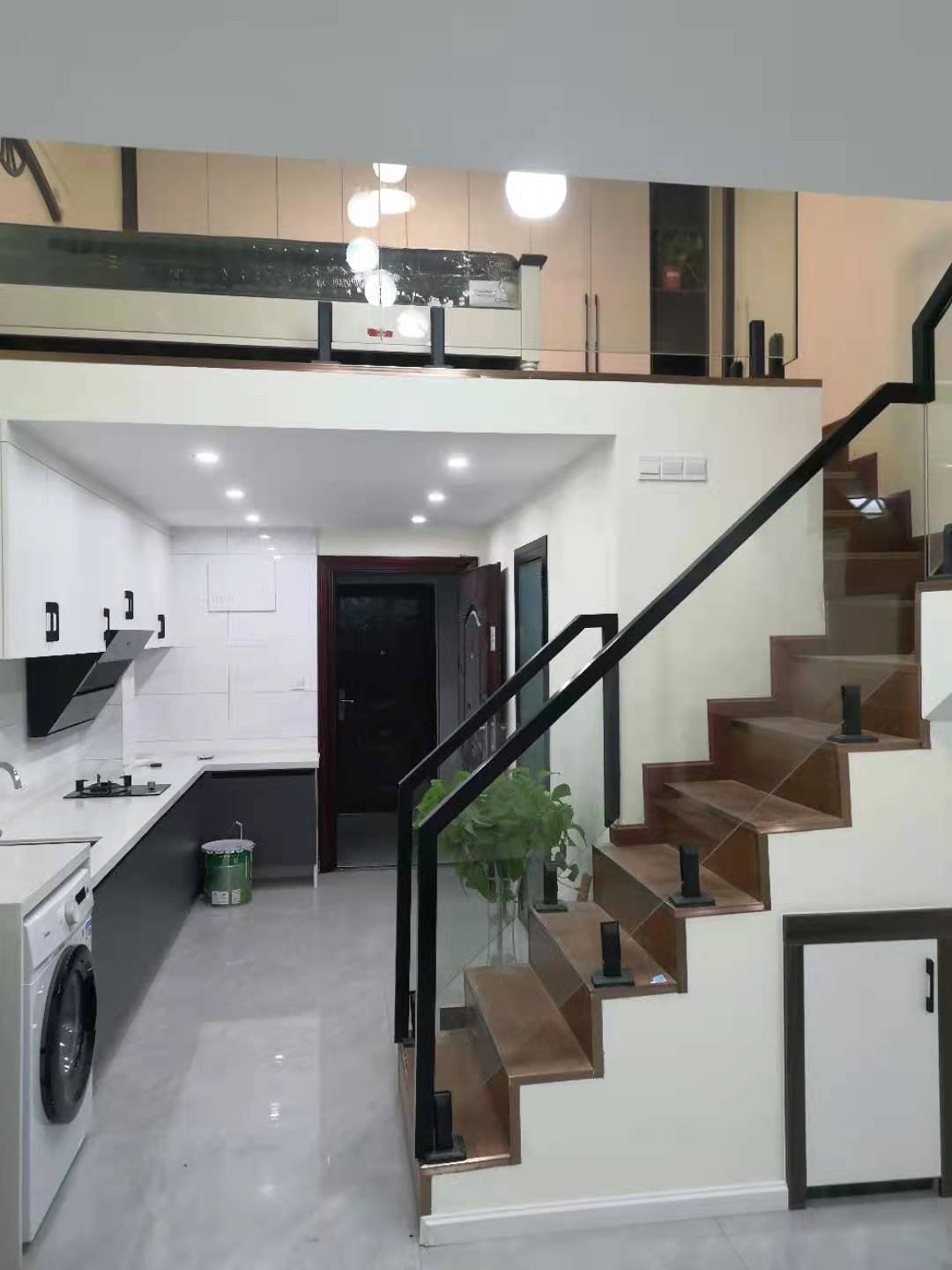 20万买上下两层住宅式现房公寓