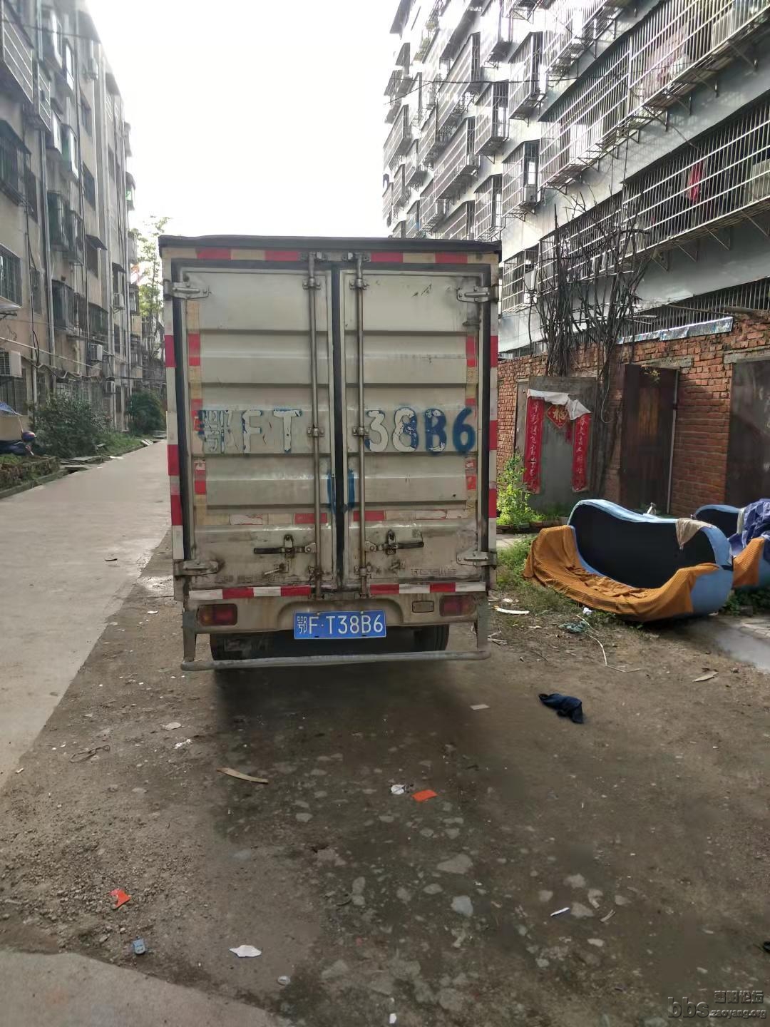 本人有一辆五菱小箱式货车转让，有需要价格面议。